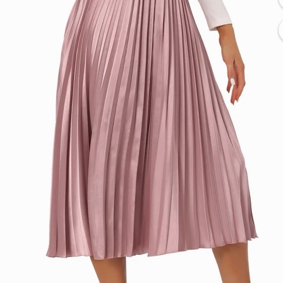 Baby Pink Pleated A-Line Skirt with Elastic Waistband - Picture 3 of 10